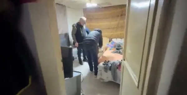 'Nazar Benim Çocuğum Geri İstiyorum' Harabe Evde Çöp Yığınları Arasında Bulunmuştu